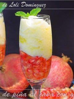 Una foto de Sorbete de piña al cava con granada