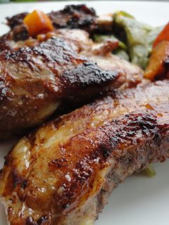 Una foto de Costillas ibéricas con melocotón y salsa hoisin