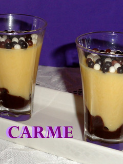Una foto de Crema de nectarina con chocolate