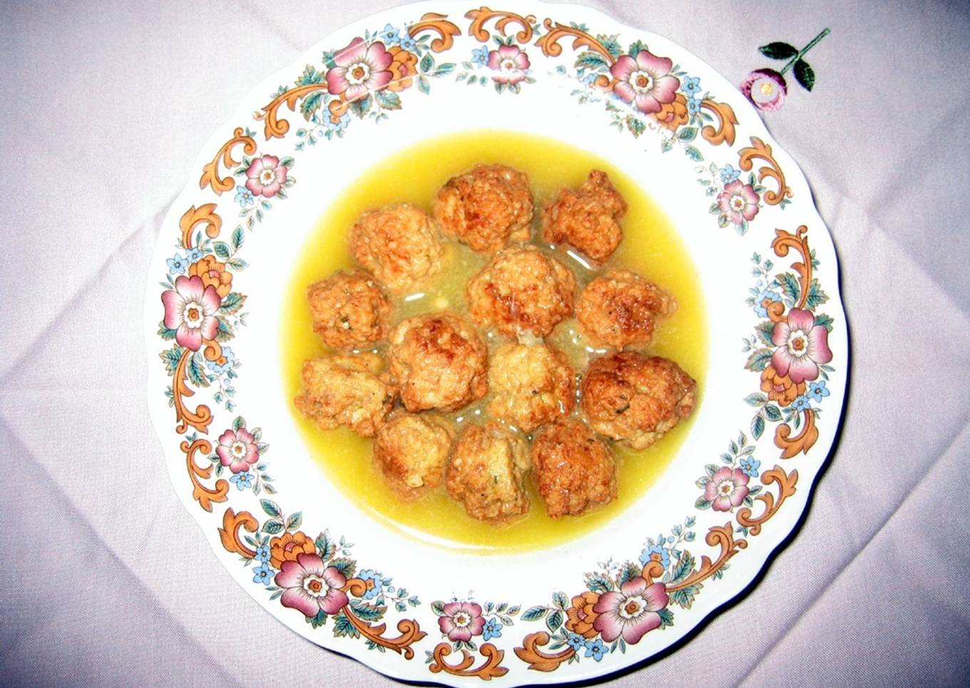 Albóndigas con Caldo
