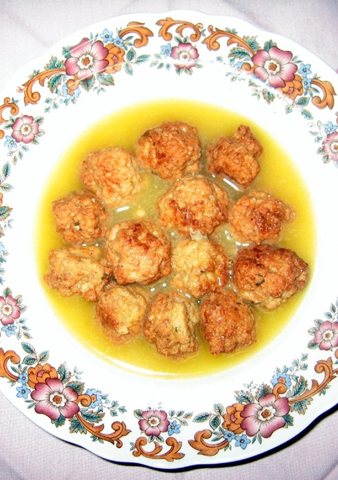 Una foto de Albóndigas con Caldo