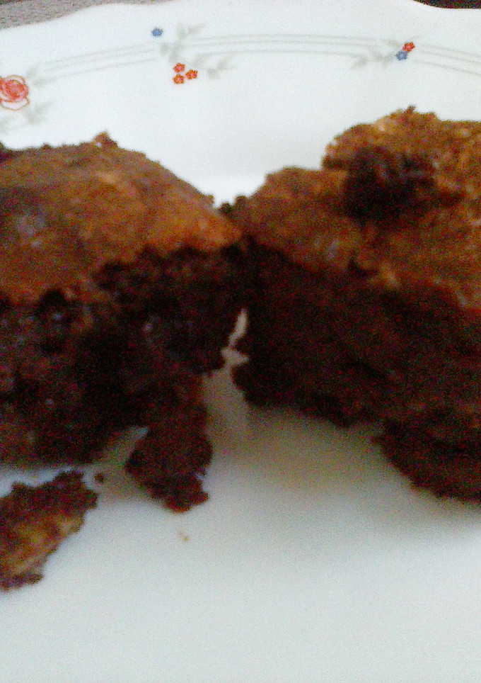 Una foto de Brownie de chocolate negro con nueces