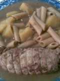 Rollitos de pollo rellenos y estofados