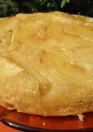 Una foto de Tarta de manzana invertida con crema de leche