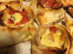 Foto principal de Empanadas de queso, tomate y albahaca