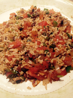Una foto de Arroz integral con verduras