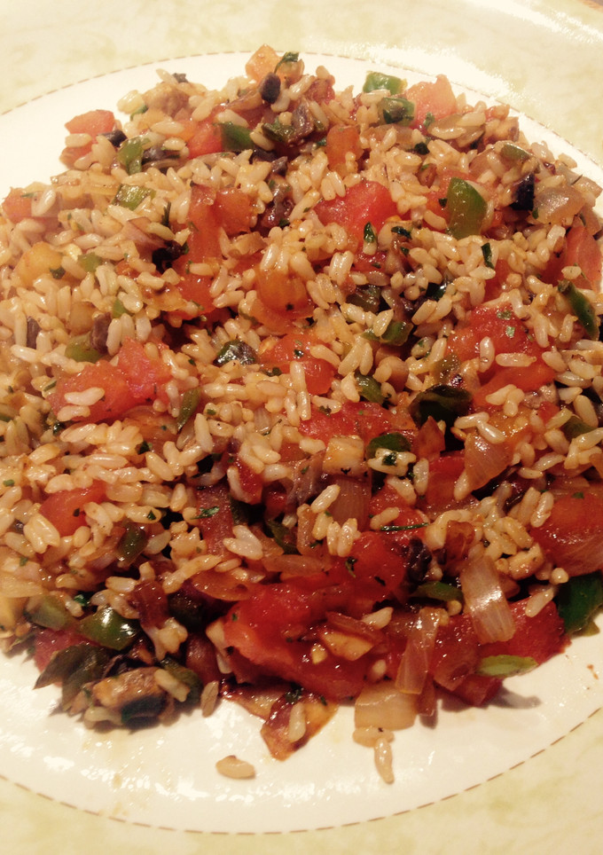 Una foto de Arroz integral con verduras