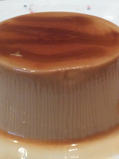 Una foto de Flan de café con nata