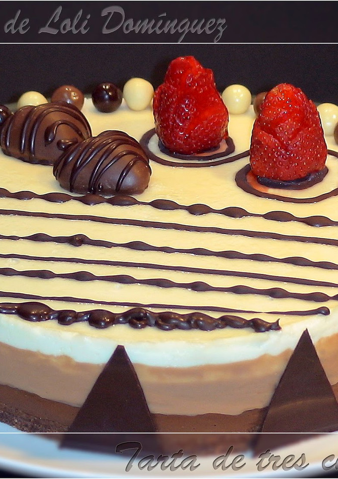 Una foto de Tarta de tres chocolates