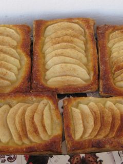 Una foto de PASTEL DE HOJALDRE CON MANZANA