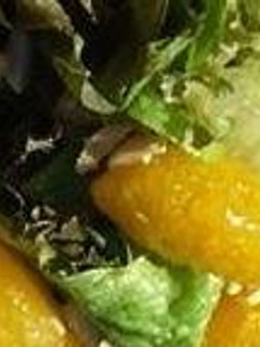 Una foto de Ensalada tibia de naranjas con almendras