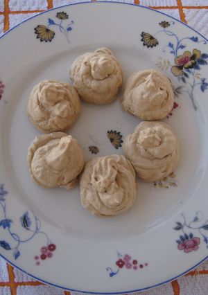 Una foto de MERENGUES DE CANELA