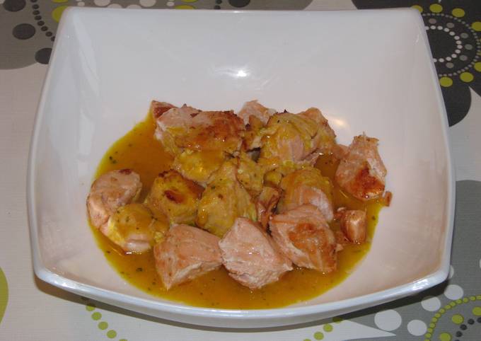 Foto principal de Dados de salmón a la naranja con salsa de mostaza