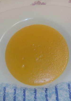 Una foto de Crema de verduras y zanahorias