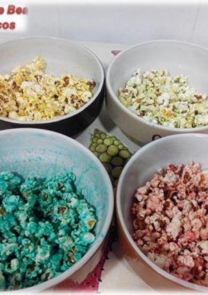 Una foto de Palomitas de maíz de colores