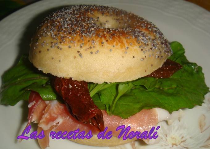 Bagels (pan típico norteamericano) Receta de Norali - Cookpad