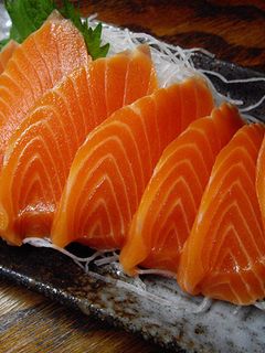 Una foto de Rollo vegetal con salmón