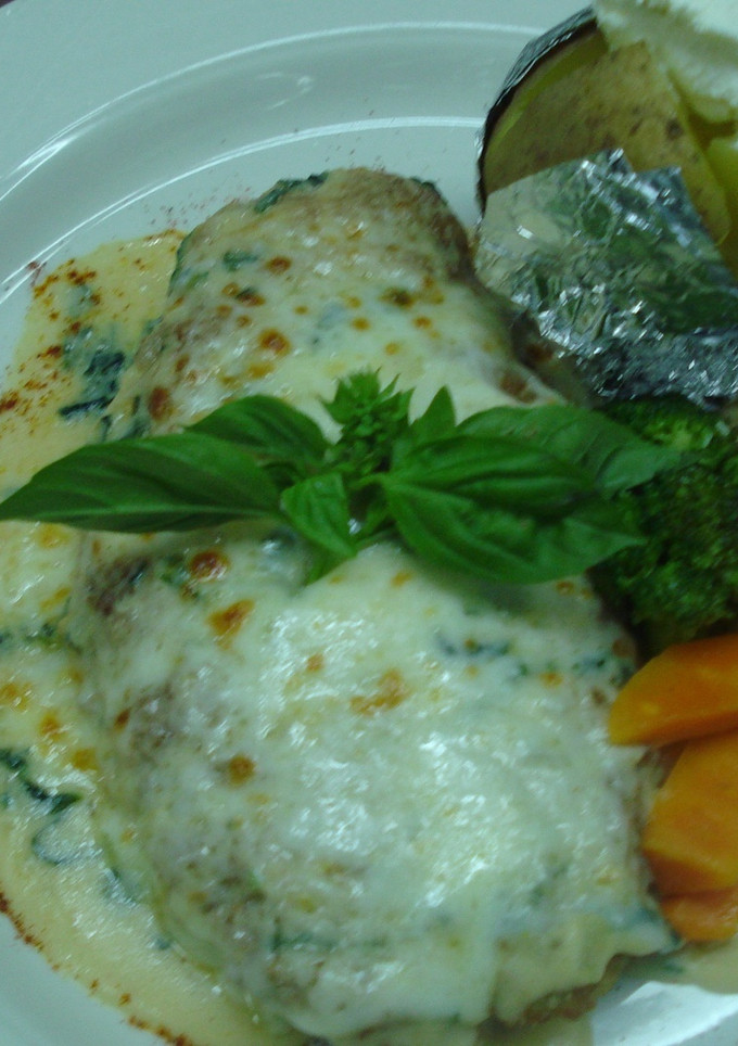 Una foto de Filetes de corvina rellenos de camarones
