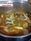 Atún en salsa con anillas de calamar