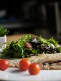 Lenguadina a la plancha con ensalada