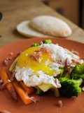 Verduras con huevo de ganso y pavo