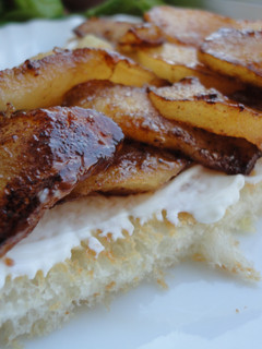 Una foto de Tostada de manzana