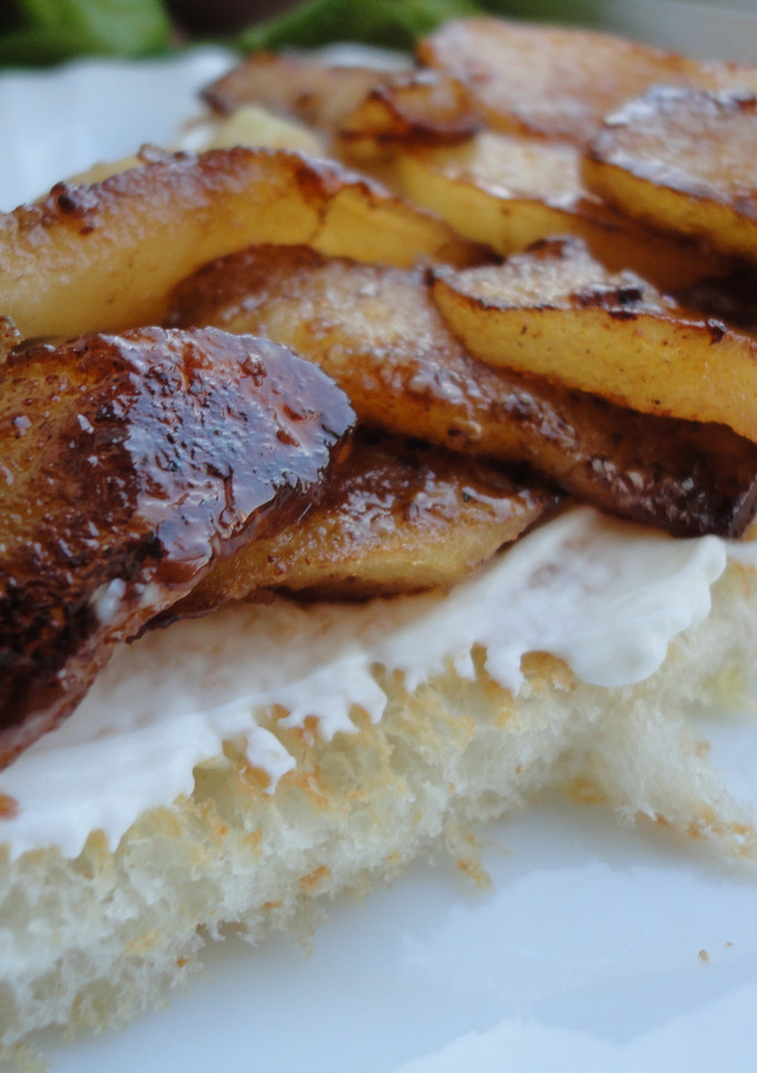 Una foto de Tostada de manzana
