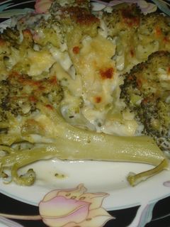 Una foto de Brócoli gratinado en salsa bechamel