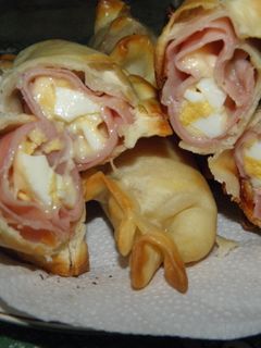 Una foto de Empanadas de jamón y queso sin que se escape 😀🥟