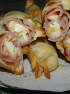 Una foto de Empanadas de jamón y queso sin que se escape 😀🥟