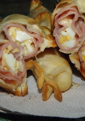 Una foto de Empanadas de jamón y queso sin que se escape 😀🥟