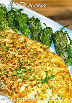 Una foto de Tortilla de bacalao con pimientos de Padrón