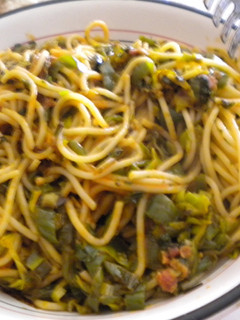 Una foto de Espaguetis con verduras