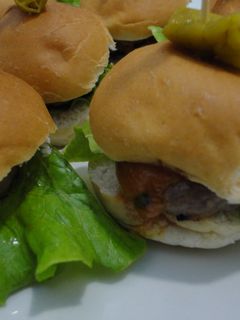 Una foto de Mini hamburguesas méxicanas