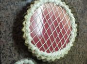 Una foto de postre con gelatina de frutilla