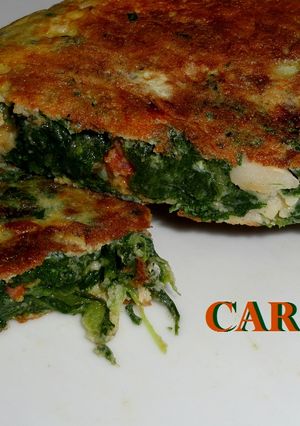 Una foto de Tortilla de acelgas y alubias con chorizo