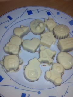 Una foto de Bombones de chocolate blanco con sorpresa