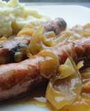 Longanizas frescas con gravy de cebollas