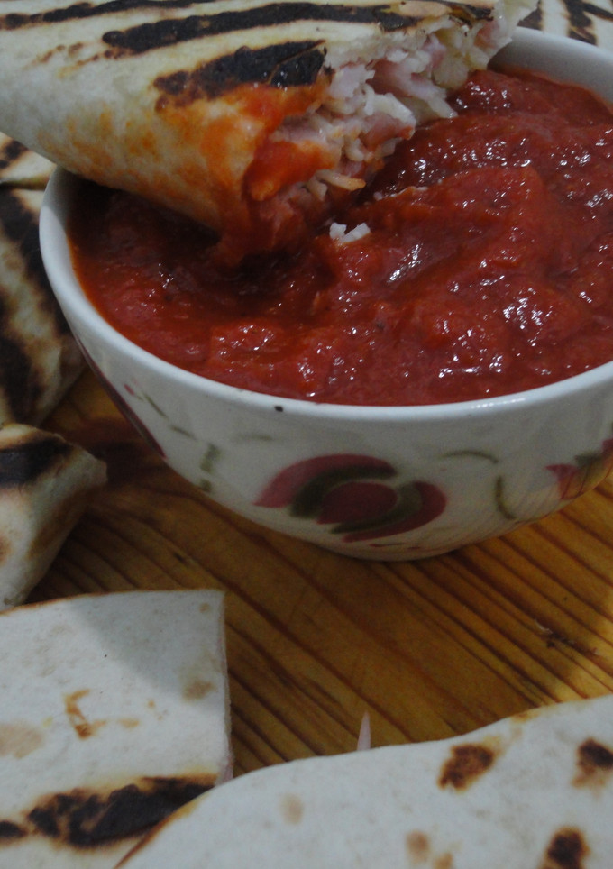 Una foto de Quesadillas de lacón y queso emmental