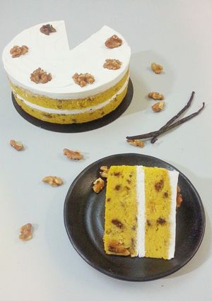 Hình của món Bánh bông lan bí đỏ và quả khô.
