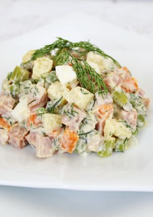 Hình của món Salad Nga.