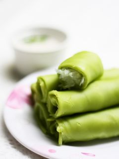 Hình của món Bánh crepe nhân dừa Malaysia.