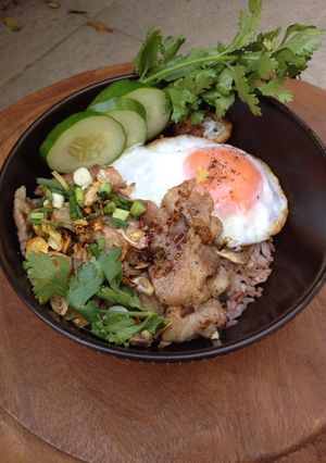 รูปของ ข้าวหมูกระเทียม