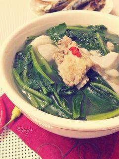 Hình của món Canh khoai sườn non rau cải.