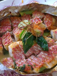 Hình của món CÁ SƠN ĐỎ NƯỚNG GIẤY BẠC.