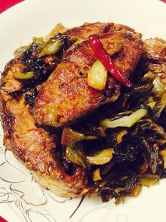 Hình của món Cá chép kho dưa.