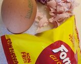 A picture of step 1 of Easy Peasy cheesy crisps omelette.
