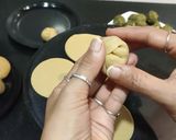 A picture of step 5 of Lilva Kachori ગુજરાતી લીલવા કચોરી લીલી તુવેરની કચોરી.