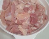 รูปขั้นตอนการทำที่ 1 ของ ไก่ผัดขิง