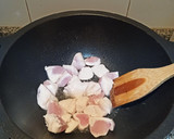 Foto del paso 1 de la receta: Pollo con almendras y nueces